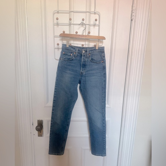 Levi’s 501 Jeans - Picture 1 of 2